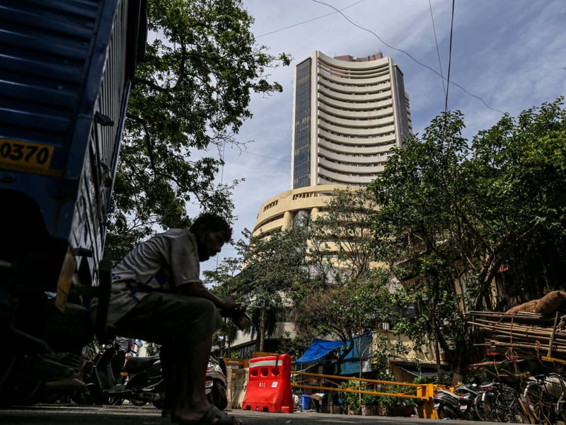 India retail investors SIP flows midcap smallcap funds Q1 FY27