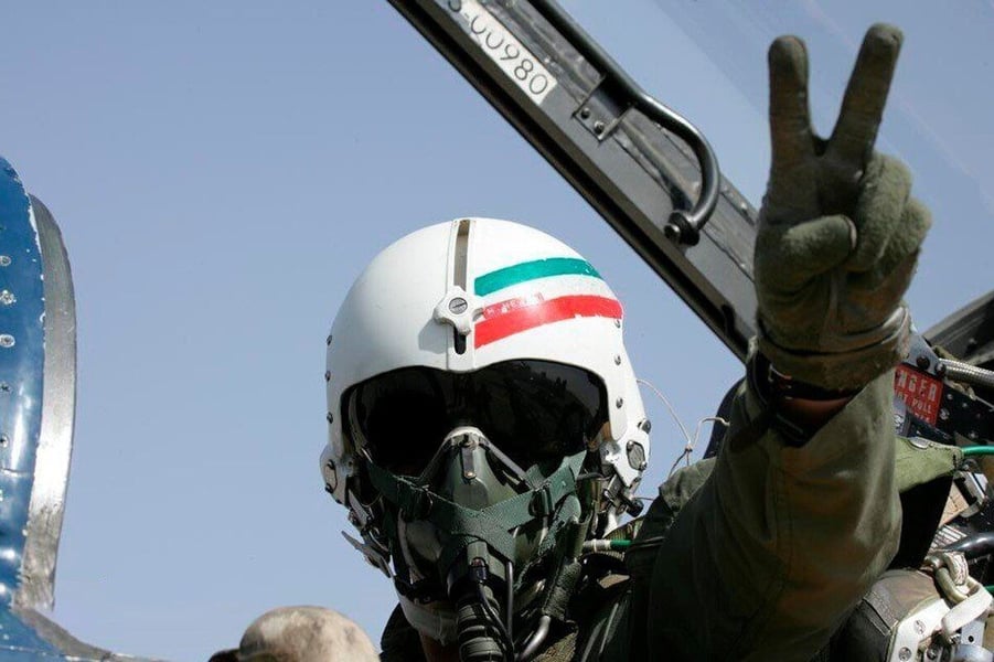 Iranian Air Force pilot in Su-24 bomber cockpit during 2026 conflict
