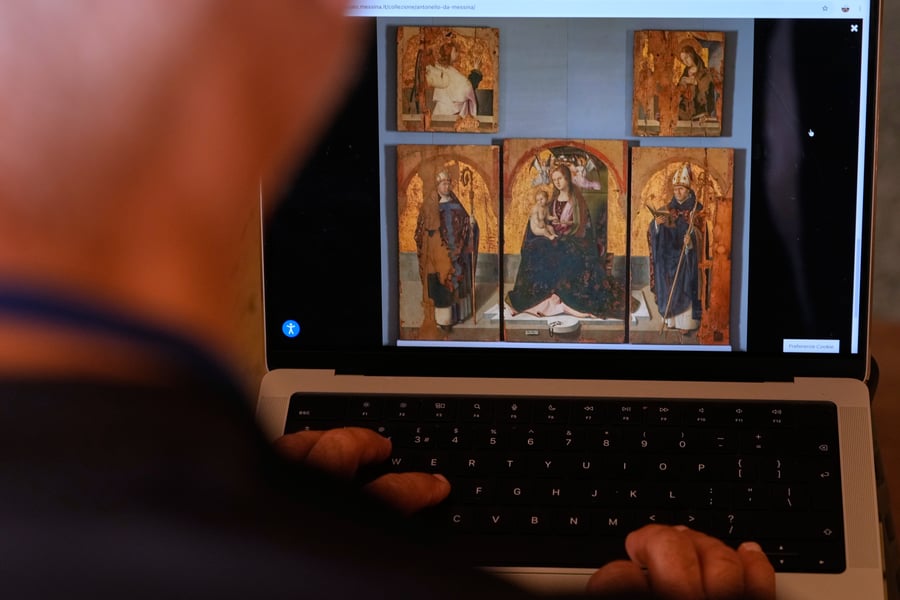 Police and officials at MuMe Regional Museum Messina following Renaissance art heist during Ferragosto 2026