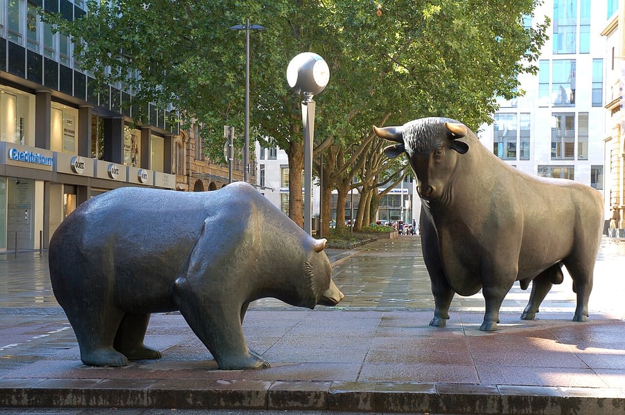 Bull and Bear statues Frankfurt Stock Exchange S&P 500 index
