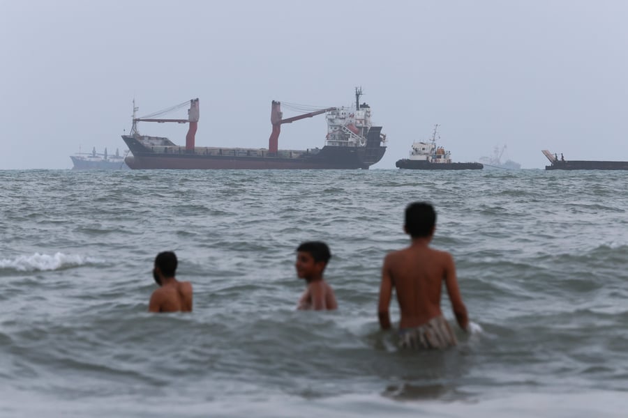Ships anchored in the Strait of Hormuz as Iran-US peace talks stall August 2026