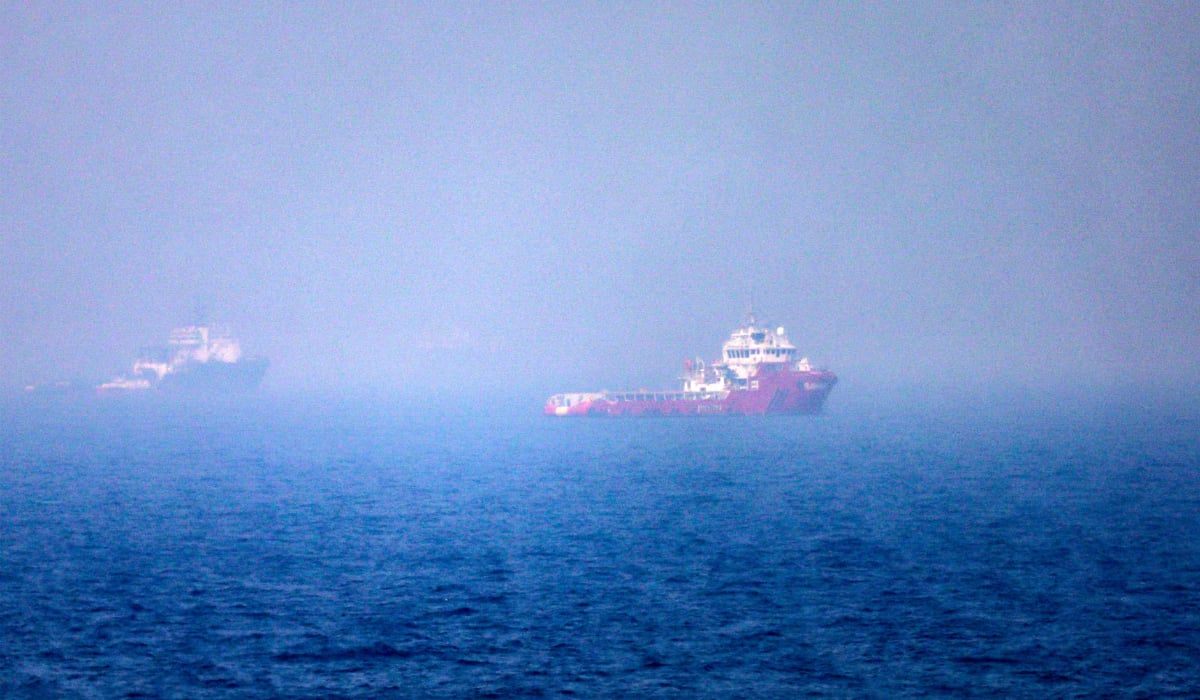 Vessel near Khor Fakkan UAE in the Strait of Hormuz area 2026