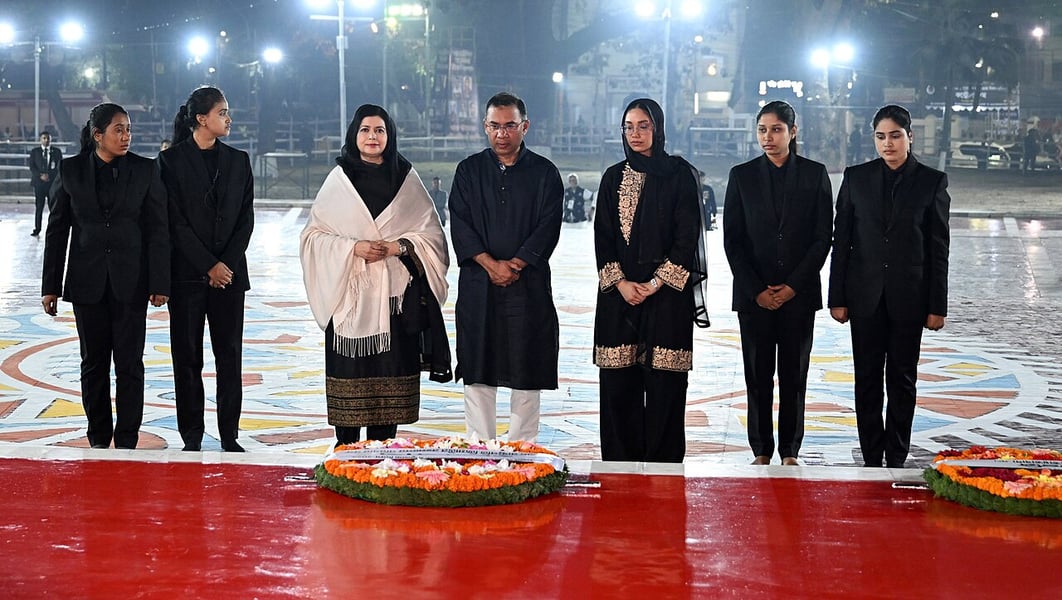 Tarique Rahman with Zubaida Rahman and Zaima Rahman laying a wreath at the Central Shaheed Minar in Dhaka