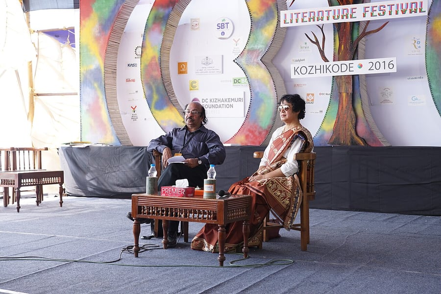 Taslima Nasrin on stage with the poet K. Satchidanandan at the Kerala Literature Festival in Kozhikode in 2016