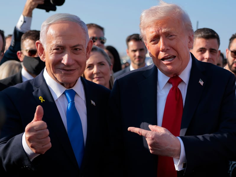 US President Donald Trump speaking with Israeli Prime Minister Benjamin Netanyahu at Ben Gurion International Airport