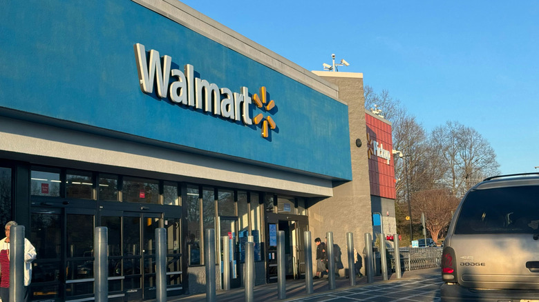 Walmart store contactless tap-to-pay payment terminal for Apple Pay and Google Pay
