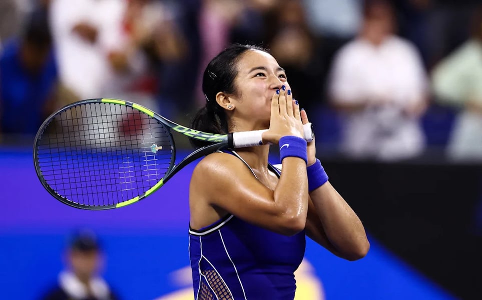 Alex Eala at the 2026 US Open with Filipino fans at Louis Armstrong Stadium