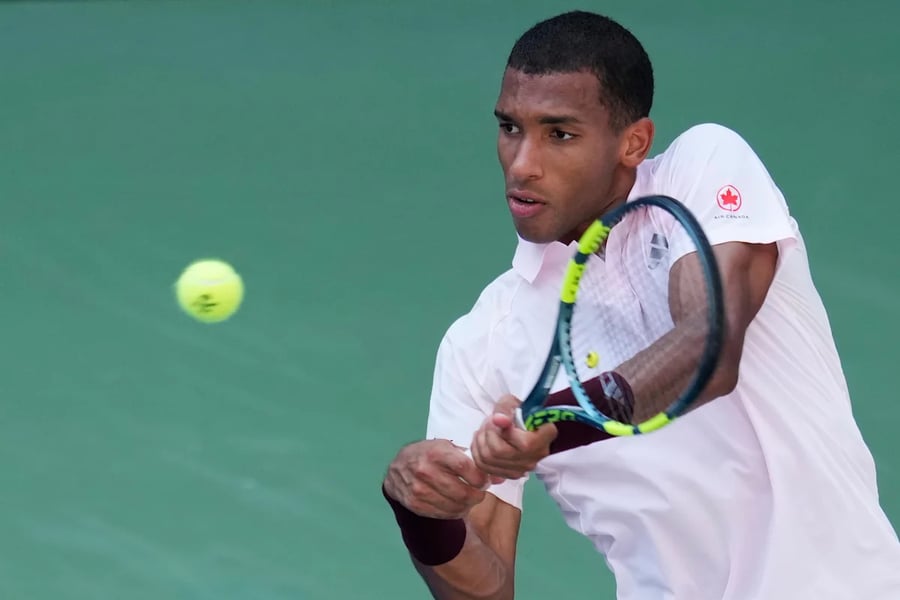 Félix Auger-Aliassime looks distressed during his US Open 2026 loss to Karen Khachanov