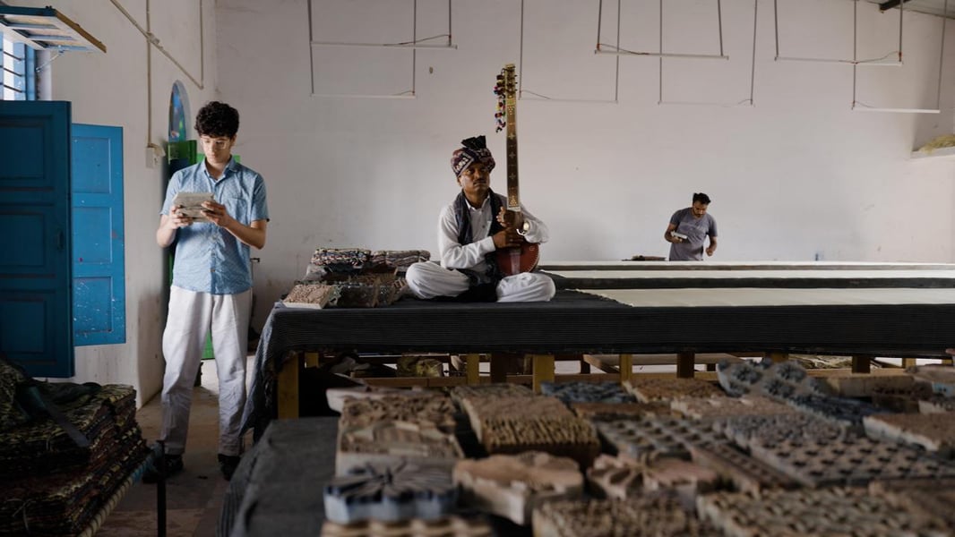 A Fabric That Blurs Borders and Time