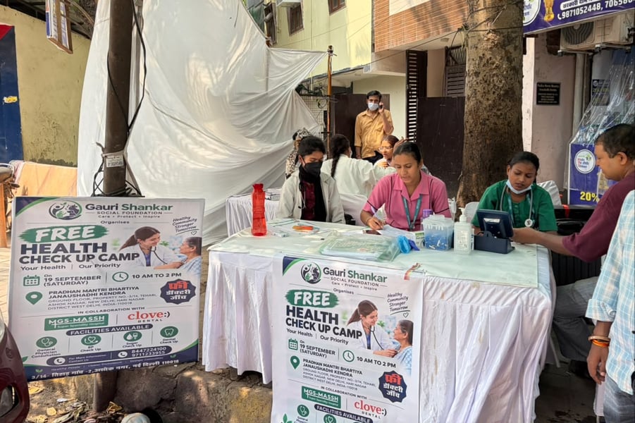 GAURI SHANKAR SOCIAL FOUNDATION ORGANISES FREE MEDICAL CAMP IN TILAK NAGAR, OVER 100 PEOPLE BENEFIT