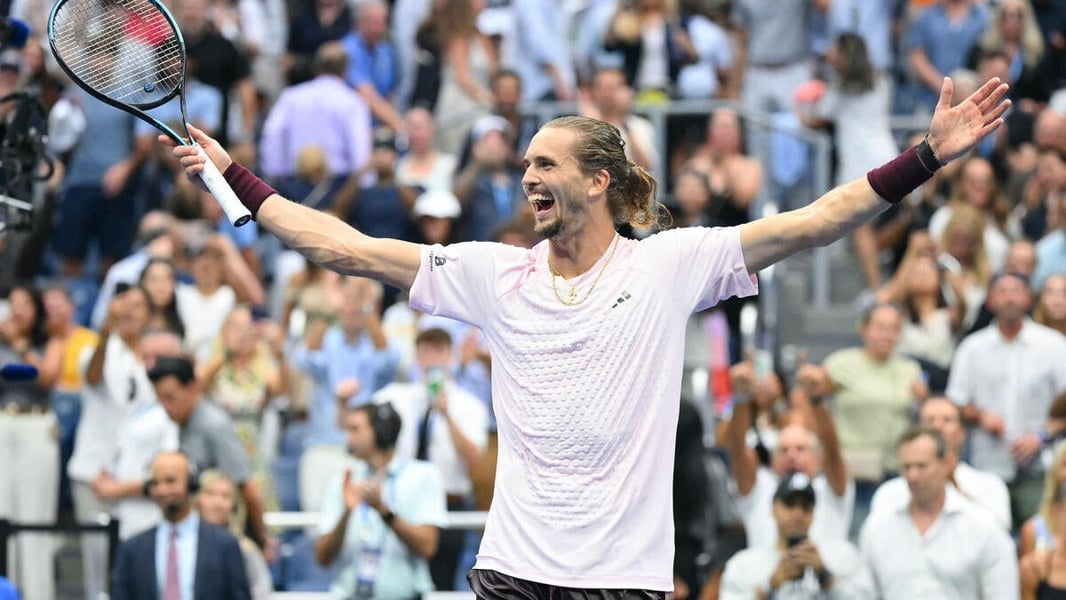 Alexander Zverev celebrates winning the US Open 2026 title at Flushing Meadows