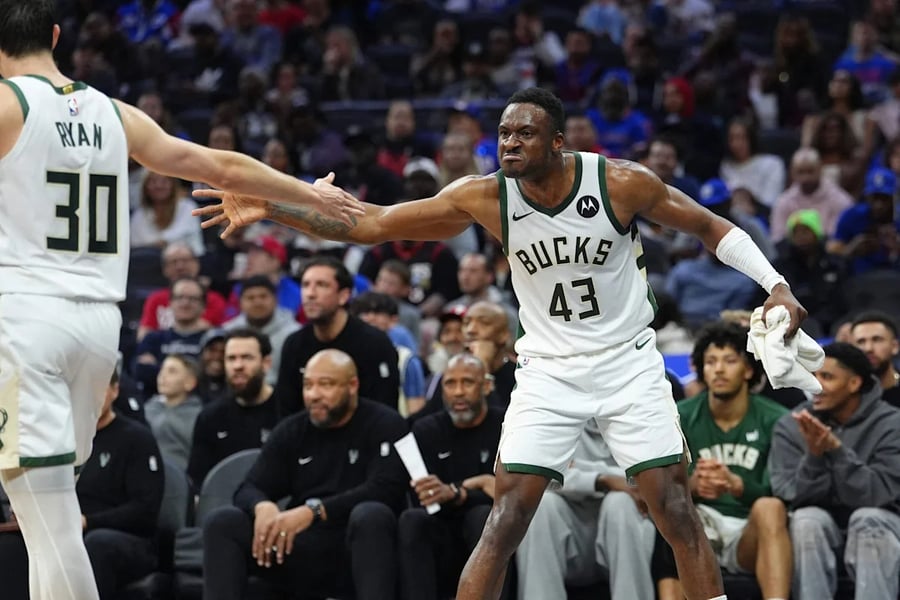 Giannis Kostas and Thanasis Antetokounmpo representing the Greek basketball family legacy