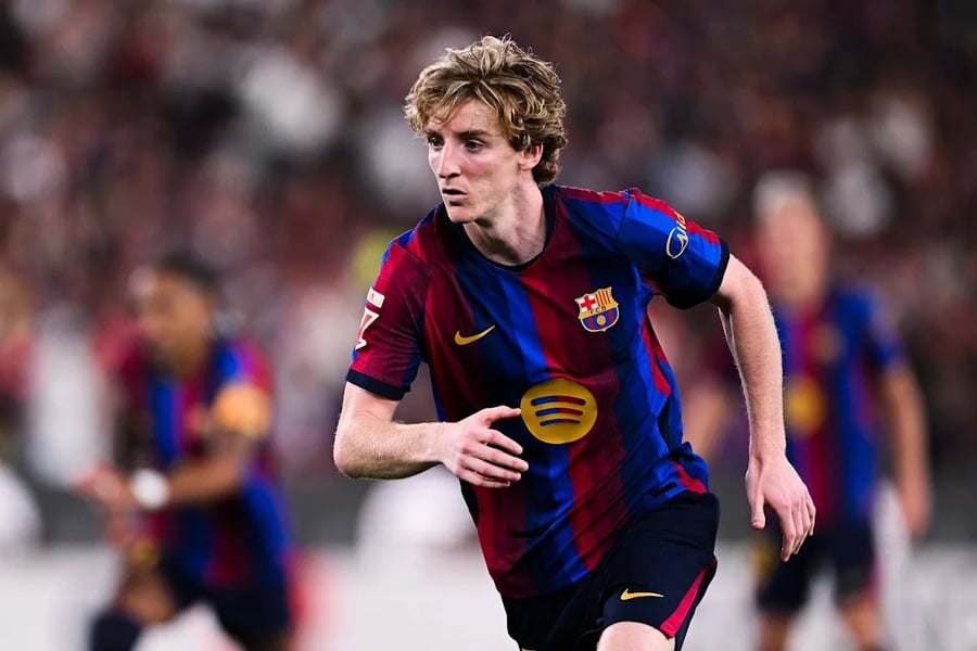Anthony Gordon training at Camp Nou after joining Barcelona from Newcastle United in 2026