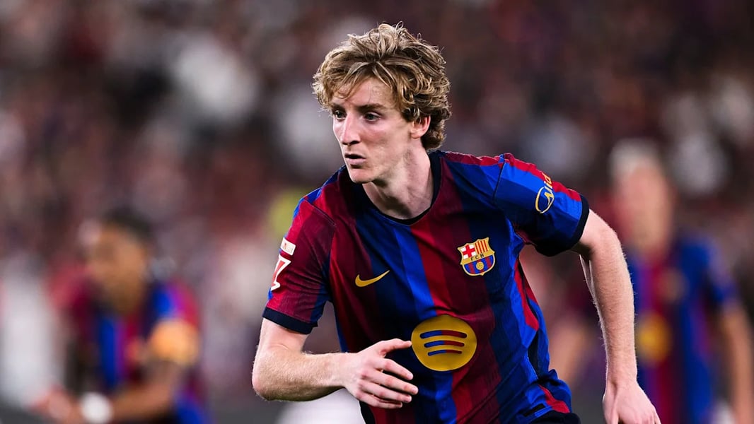 Anthony Gordon in FC Barcelona kit celebrating an assist in La Liga 2026