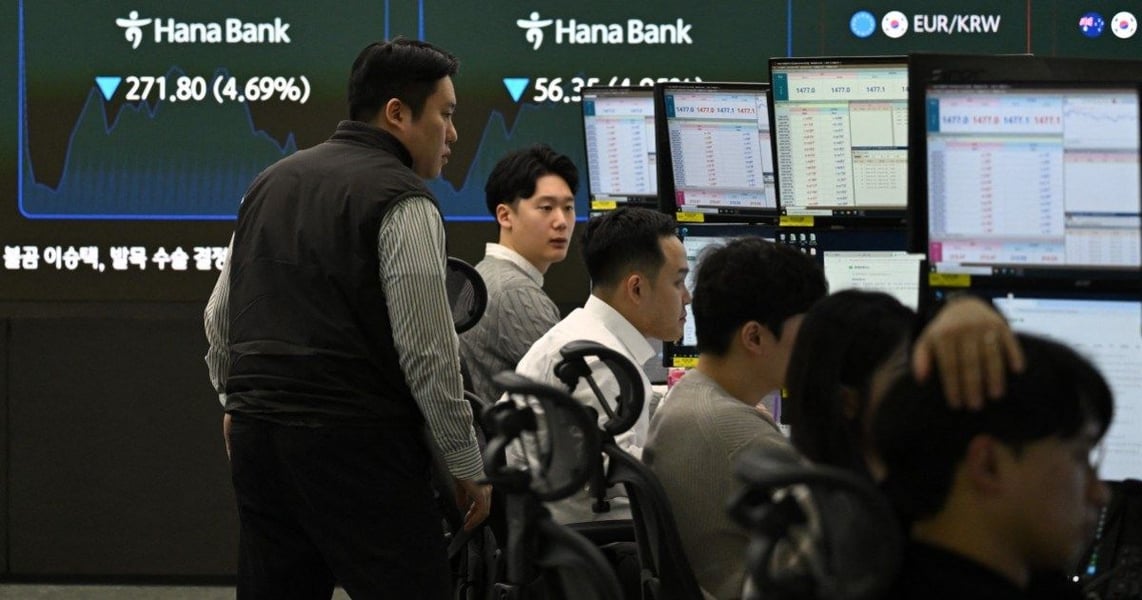 Stock market traders react to oil price surge amid Iran war Asia equities share market 2026