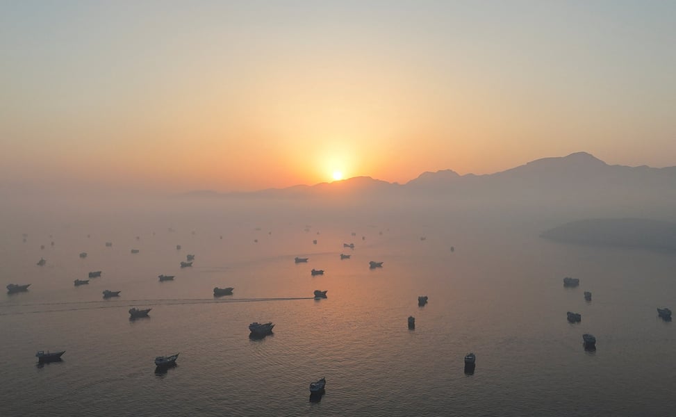 Oil tanker in the Strait of Hormuz as Brent crude holds above $91 on seventh straight EIA inventory draw