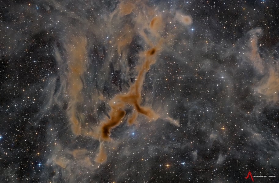 LDN 1295 dark nebula photographed under moonless skies, as visible during the New Moon window on September 10, 2026