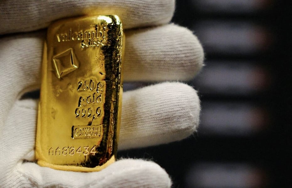 Gold bars representing global gold demand data for UK market September 25 2026