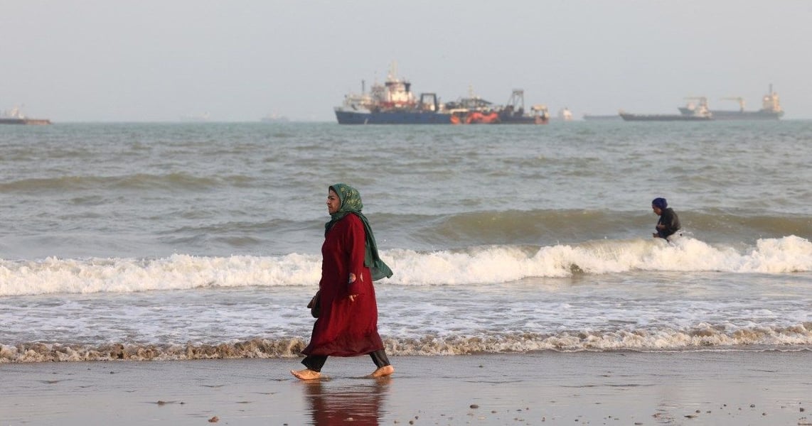 Oil tankers rerouted from Strait of Hormuz as US strikes disrupt Gulf shipping lanes September 2026