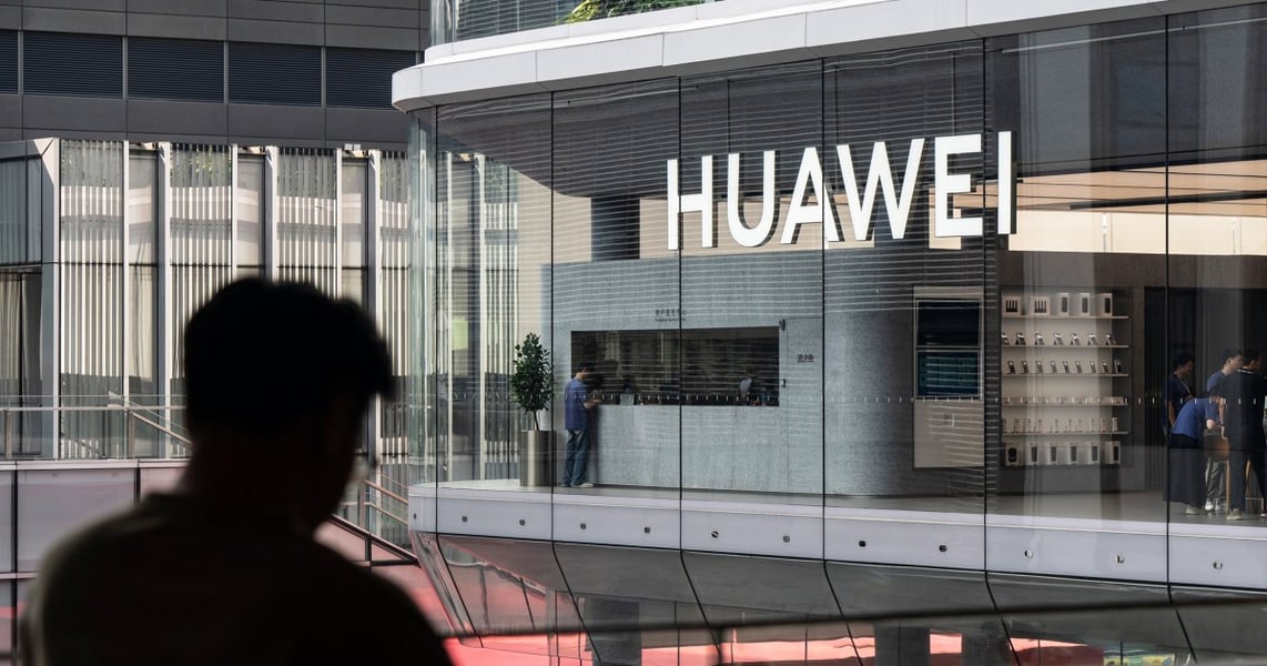 Huawei AI chip technology competing with Nvidia in AI race