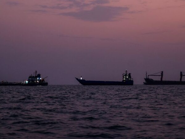 Strait of Hormuz shipping crisis as Iran-Gulf talks collapse in Salalah