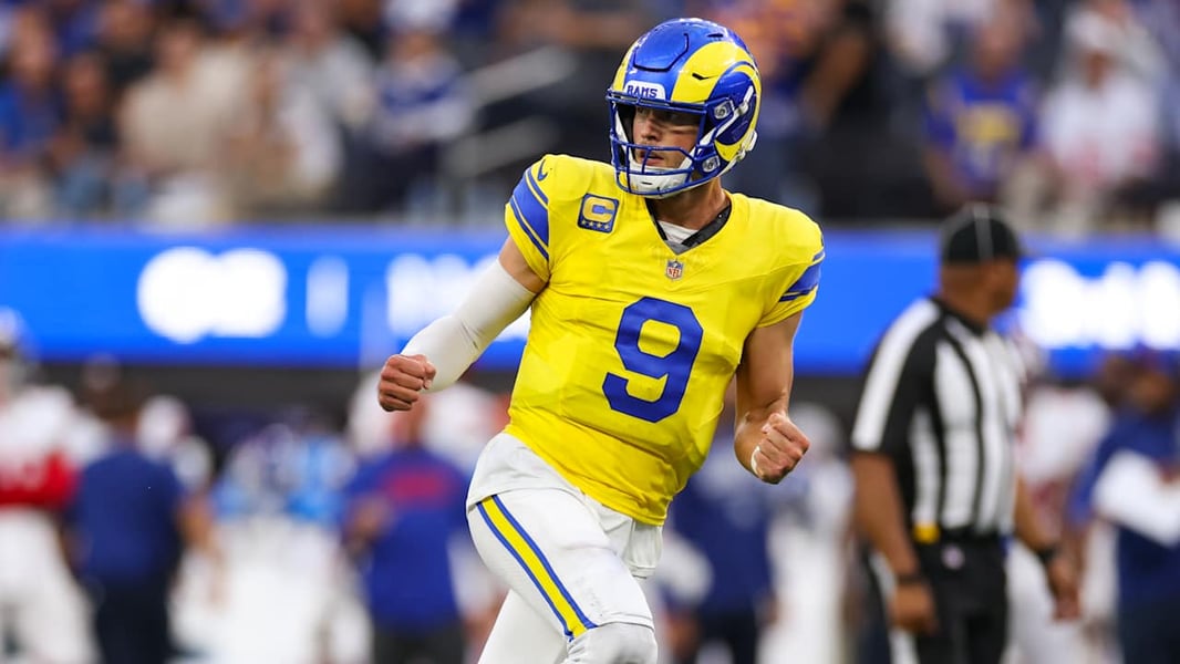 New York Giants quarterback Jaxson Dart being helped off field after MCL knee injury against Los Angeles Rams Monday Night Football 2026