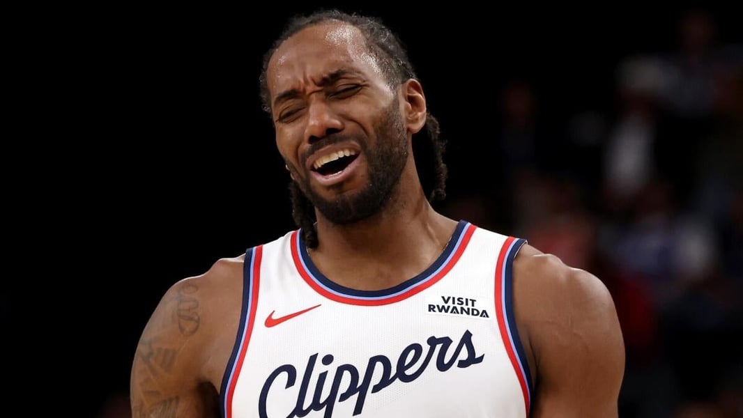 Kawhi Leonard in Los Angeles Clippers uniform during the 2025-26 season