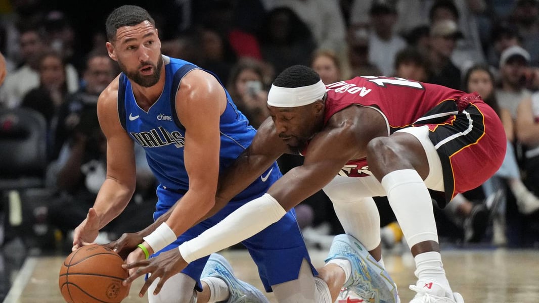 Klay Thompson on the court with the Miami Heat alongside Giannis Antetokounmpo in 2026