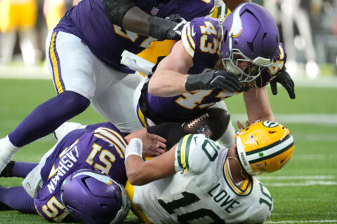 Matt LaFleur on the sideline during Vikings vs Packers Week 1 2026