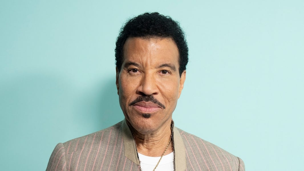 Lionel Richie performing on stage hospitalized after St. Louis concert 2026