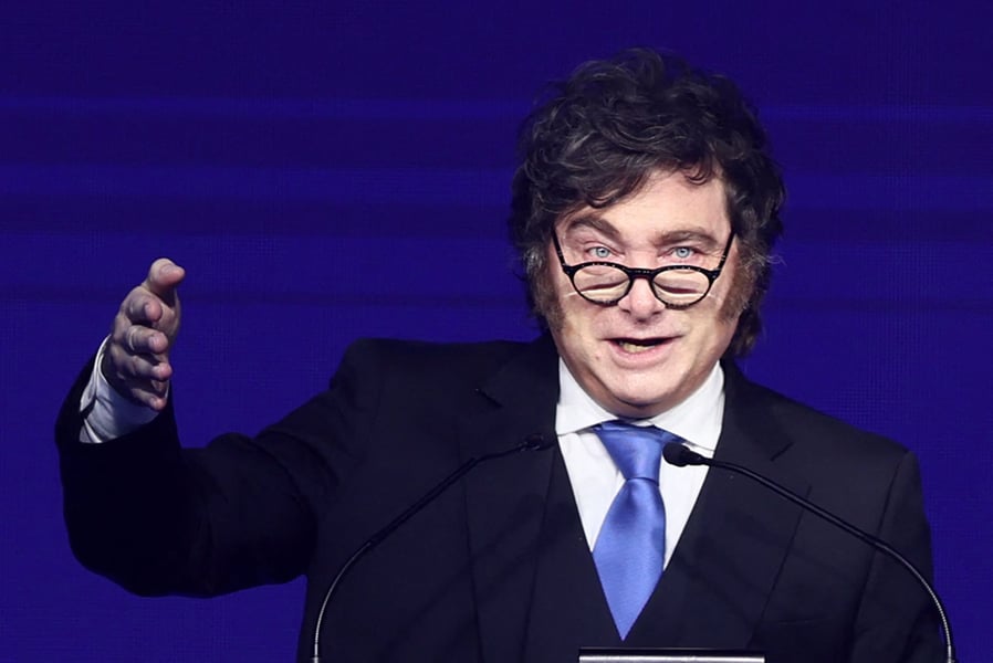 Argentine President Javier Milei asserts Argentina's claim over the Falkland Islands at a Buenos Aires press conference