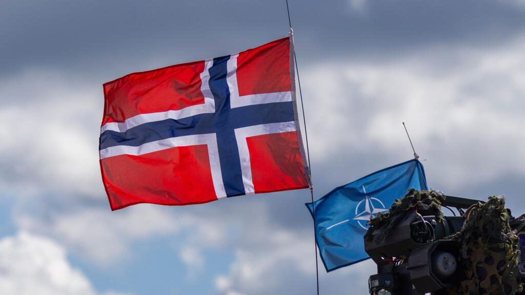 Norwegian authorities in Svalbard enforcing the court order to seize the Professor Molchanov