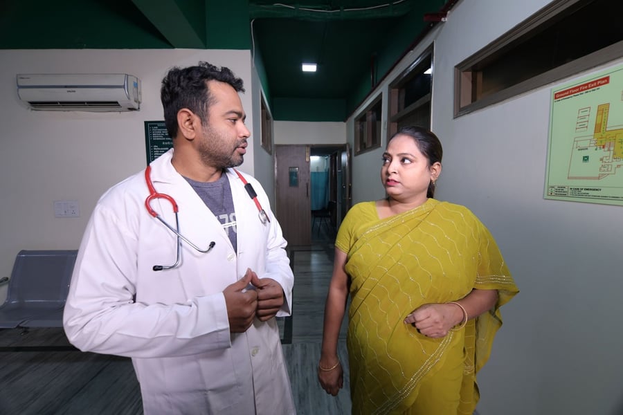 A medical consultation for obesity, reflecting the WHO's finding that more than one billion adults worldwide live with obesity