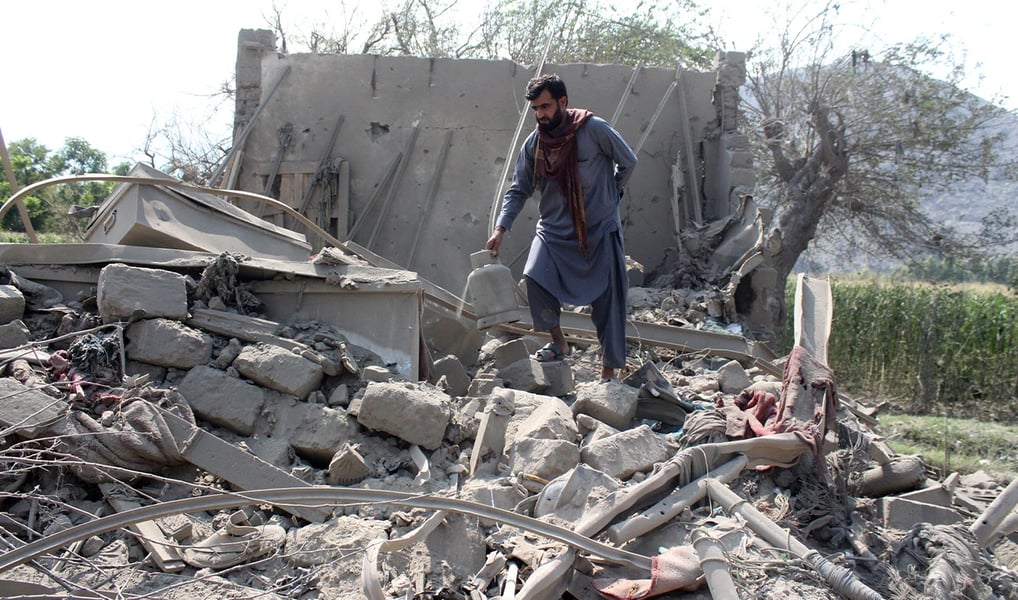 Pakistani airstrikes target areas along the Afghanistan-Pakistan border in Kunar province, September 2026