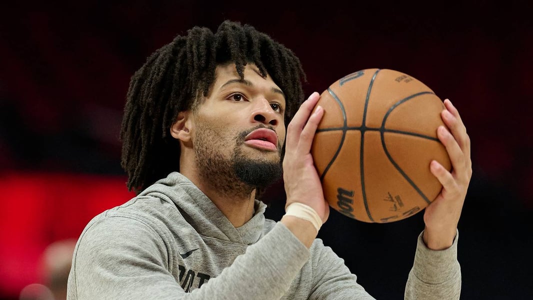 Portland Trail Blazers guard Damian Lillard and Ja Morant facing backcourt challenges after Shaedon Sharpe injury