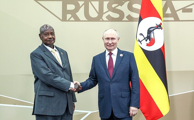 Vladimir Putin meets Ugandan President Yoweri Museveni