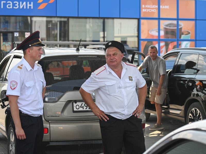 Fuel queues in Russia during the shortage that followed drone strikes on refineries and preceded the diesel export ban