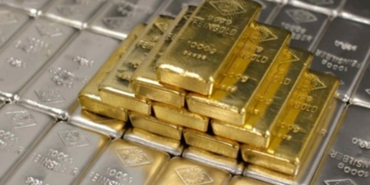 Silver bullion market India MCX September 2026 – gold-silver ratio rises as Fed rate hike fears drive precious metals lower