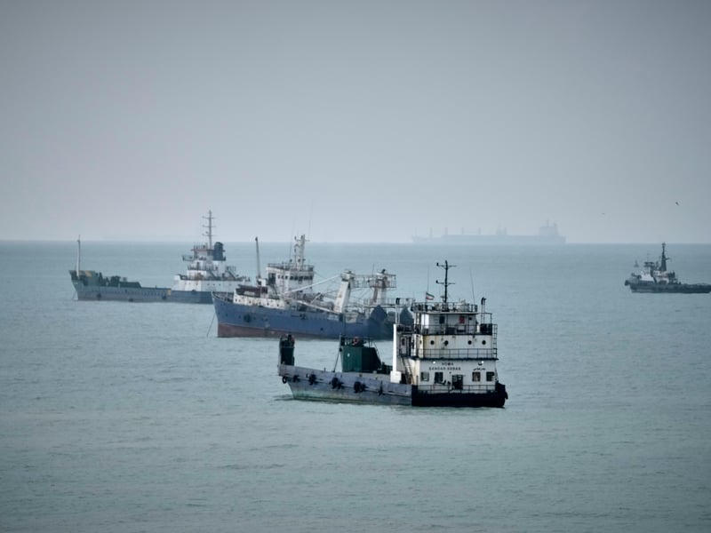 South Korean military officials review options for Hormuz deployment amid domestic protests and Iranian warnings