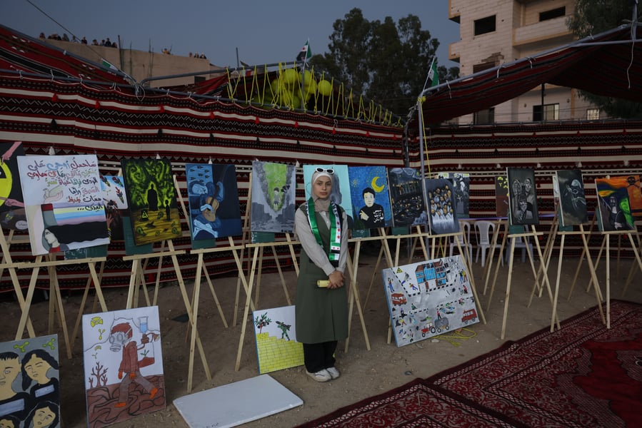 Exhibition depicting scenes from the 2013 Ghouta sarin attack, Syria