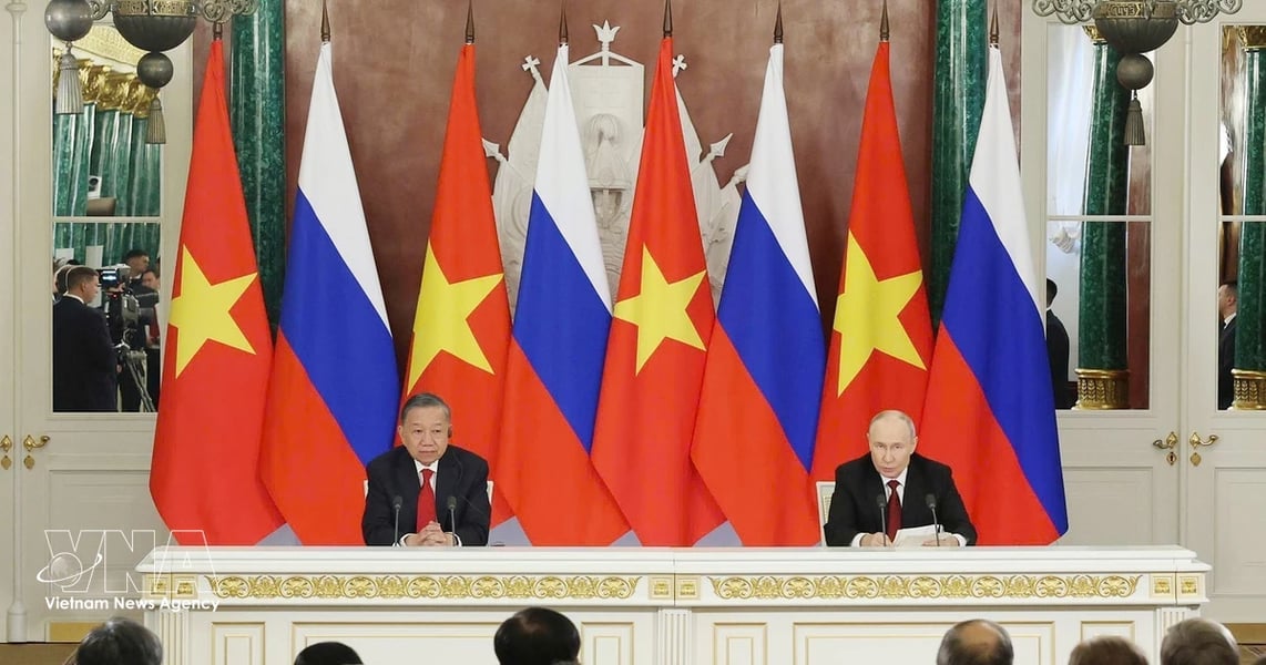 Vietnamese President To Lam and Russian President Vladimir Putin address a joint press conference at the Kremlin after signing 17 bilateral agreements on September 9, 2026