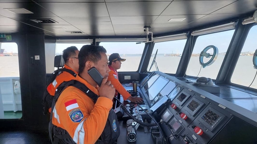 Rescue vessels searching the Java Sea for survivors of the Virgo Transport 8 ferry capsize