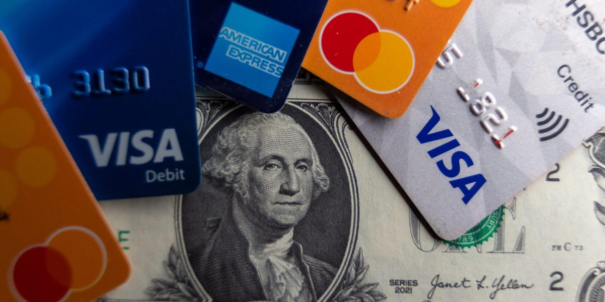 Visa and Mastercard competing to expand stablecoin payment platforms in 2026