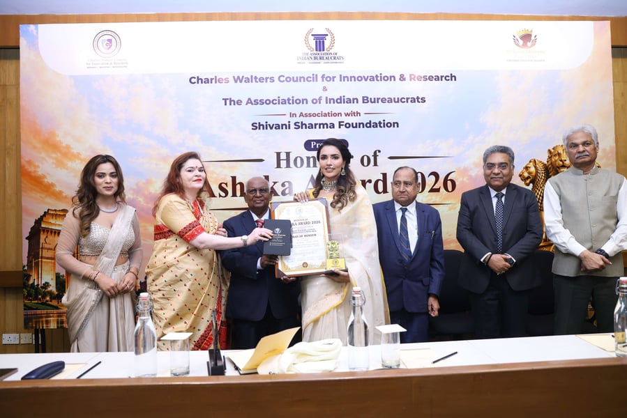 Honour of Ashoka Award 2026 Recognises Eminent Personalities from Judiciary, Bureaucracy, Cinema and Entertainment at India Habitat Centre