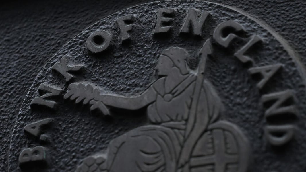 UK GDP Beats Forecasts in August as Consumer Services Fall