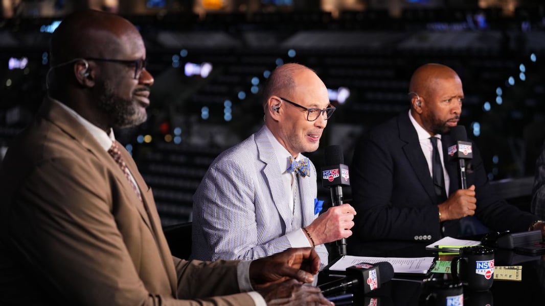 Image accompanying ESPN's report on Ernie Johnson leaving Inside the NBA