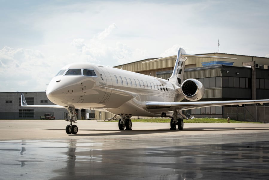 Global 8000 at Service Centre