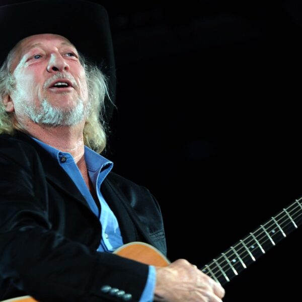 Country singer John Anderson pictured in Rolling Stone's obituary
