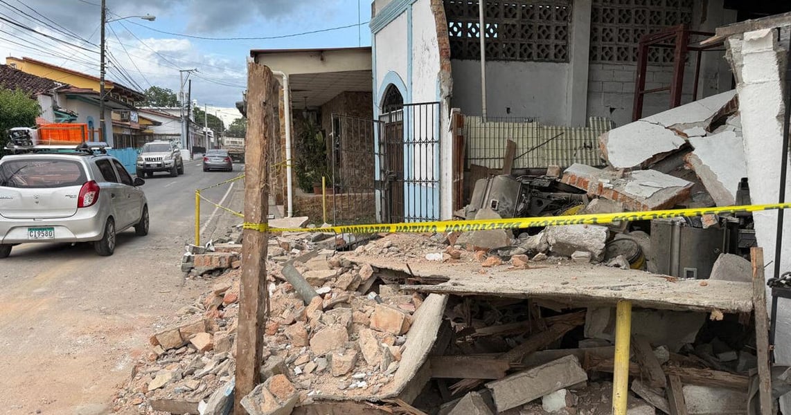 Image from coverage of the magnitude 7.7 Panama earthquake that damaged buildings in central provinces