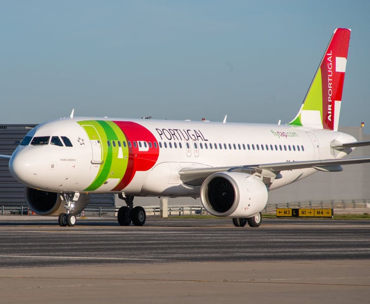 A TAP Air Portugal Airbus A320neo on the apron